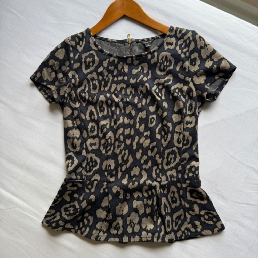 Ann Taylor Leopard Print Peplum Top XS Animal Print Date Night Office Siren Chic
